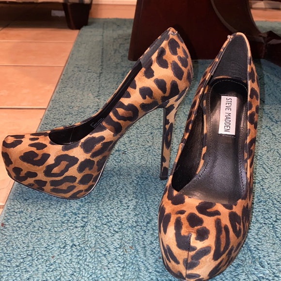 Leopard Steve Madden Platform Heels - Picture 1 of 3